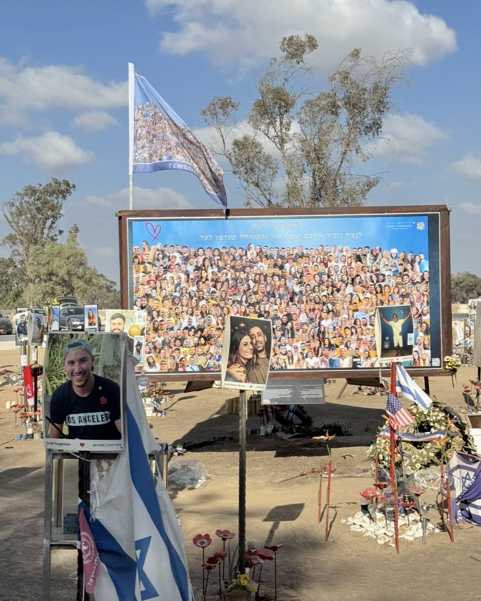 MatthewNYCity's tweet photo. October 7. We will never forget. Am Yisrael Chai. 🎗️🇮🇱 https://t.co/F4ulEqZWIL