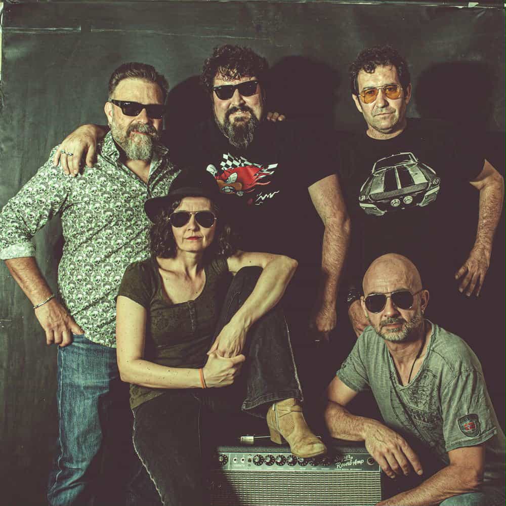 HOTEL DE MARTE 😎🎸
sweetcaroline.app/venta-de-entra… 
#hoteldemarte 
#devampirosycowboys 
#musikhunter 
#RutaalRock 
#guiadelrock 
#rockandbluescafe 
#conciertoszaragoza 
Foto: @indiankoru