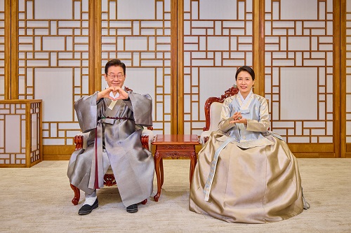 GObalnews's tweet photo. ‘냉부해’ 역대 최고 시청률 기록.. 李대통령 “국민 삶에 보탬 된다면 간·쓸개도 내어줄 각오” https://t.co/ZIrkTEK5od

#고발뉴스_정기구독_후원 https://t.co/Dm2FjiOtYh_ARS 1877-0786 https://t.co/UCbidYeH0c