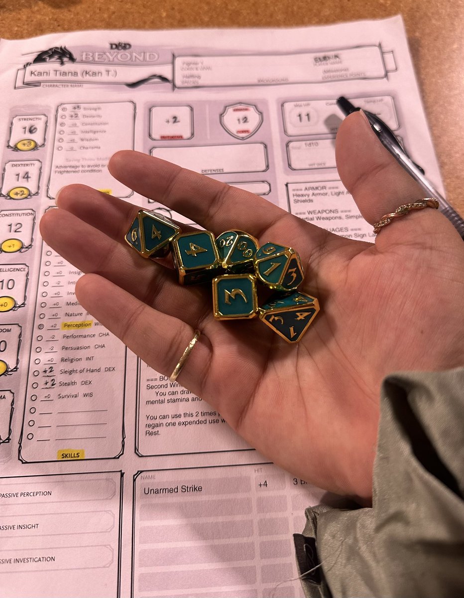 EKeomalu's tweet image. And so it begins! ✨

Stay tuned for our first video!! Just wrapped up filming, had an amazing time filled with laughs and hilarious dancing. 💃🏽🪩

@CM320Class 
#dnd #CampusQuest #FirstTimer #learning #KanT #firstvideo