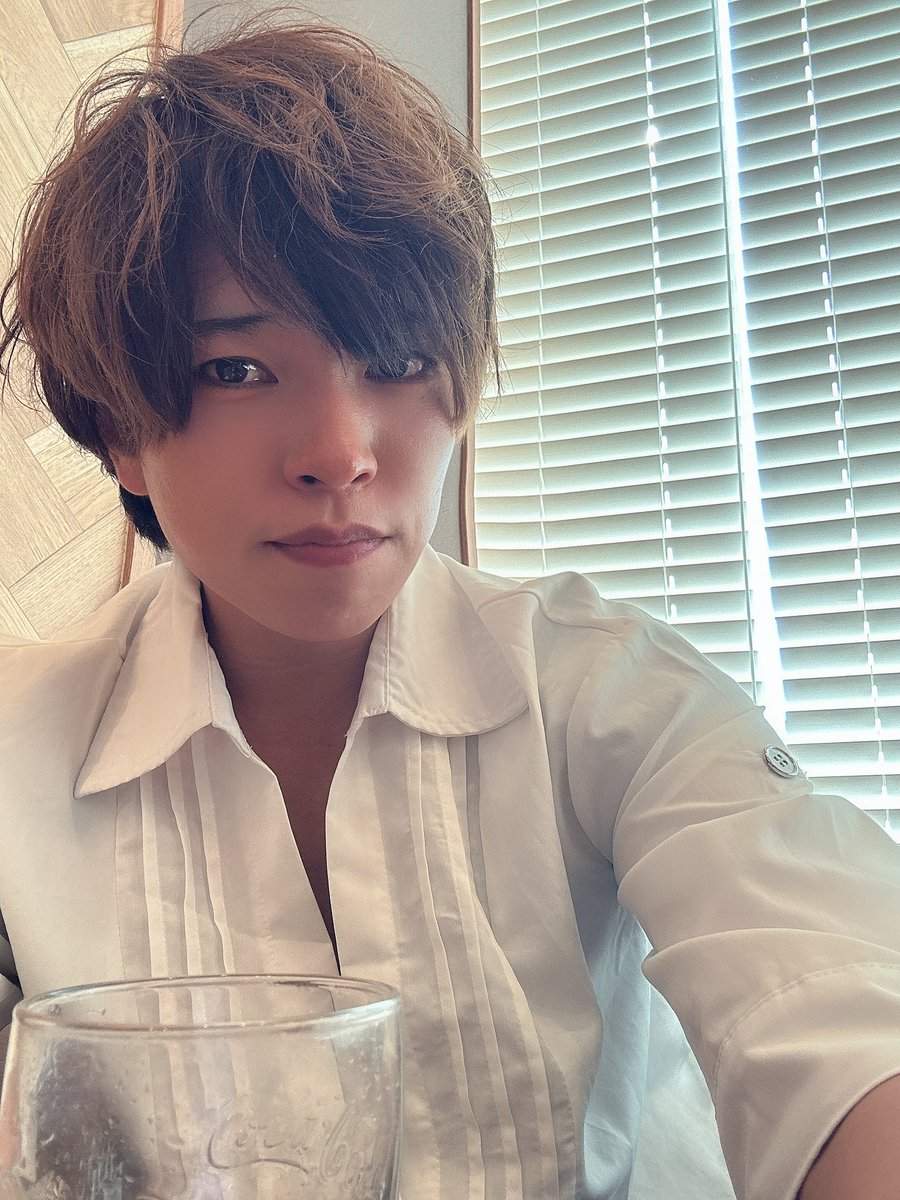 ntk5pipipi's tweet image. オシャレな感じ出てるだろ？
高いところにあるガストってだけなんだぜ…ココ…
でも絶対下は覗かないんだぜ…？