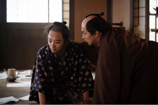 thetvjp's tweet image. #染谷将太“歌麿”が #藤間爽子“きよ”の顔を
一心不乱に写し取る…
視聴者も涙の壮絶な運命＜#べらぼう＞ 

▼記事の続きはこちら【ほか写真あり】
thetv.jp/news/detail/12… 

#横浜流星