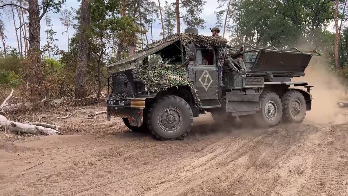 TheGreyPatriot_'s tweet photo. ๐ท๐บ Today's work of 9K55 "Grad-1" MLRS unit from 37th Motorized Rifle Regiment of 25th Combined Arms Army within Group of Forces "Zapad" in Krasnolimansk direction.
#Russia #Russian #Russians #Today #SVO #Military #Army #Grad1 #MLRS #Rocket #Missile #Launcher #Tactical #Z https://t.co/t8m3B7YgS9
