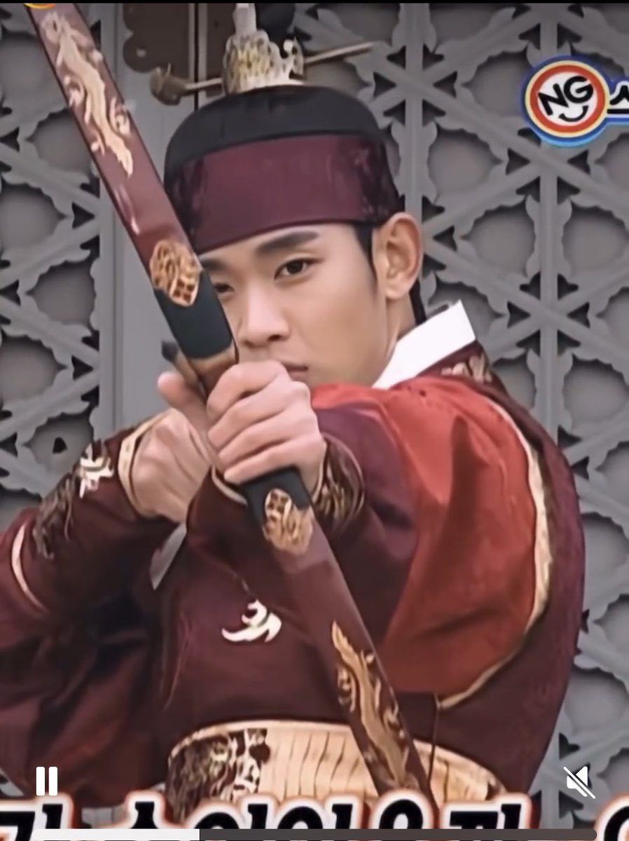 Joher061731's tweet photo. They really thought #KimSooHyun would be forgotten and that his career would be over. They worked hard to bury the truth with their lies.. but little did they know that good always triumphs over evil… and KSH is a good, kind, gentle, and sincere man. Him and his legal team are going straight for the bullseye… get your orange jumpsuits ready, you filthy criminals. 

#WeStandWithKimSooHyun