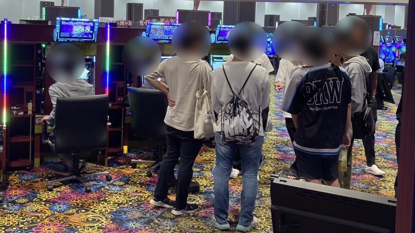 washo613's tweet photo. ゴッドイーター650ハマり台争奪じゃんけん大会。フォロワー様からいただきました。そうかそうか、君たちはそんなにゴッドイーターが好きなんだな。公平でいいですね🥺 https://t.co/T1OWMgiOfp