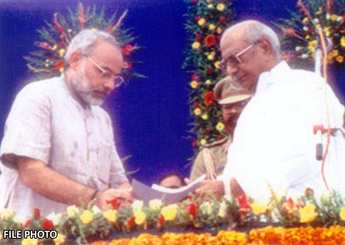 DDNewslive's tweet image. On this day in 2001, PM @narendramodi took oath as Gujarat’s Chief Minister for the first time. Entering the 25th year of public service, his focus has remained on improving lives and contributing to the progress of the nation, with gratitude to the people of India.
@PMOIndia…