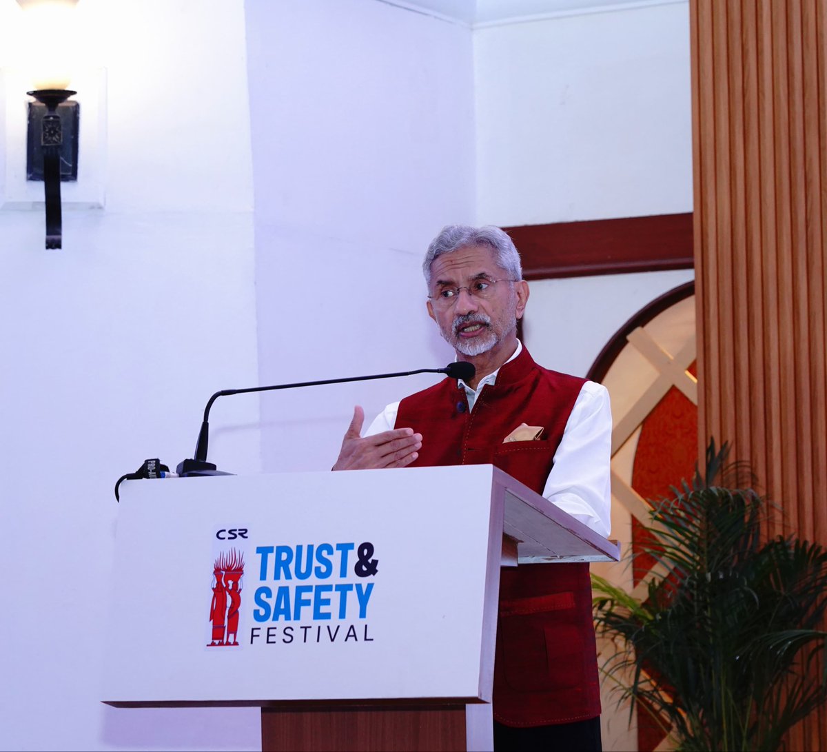 DrSJaishankar's tweet photo. Pleased to address the inaugural session of Trust and Safety India Festival 2025. 

Highlighted the all - pervasive and transformative impact of AI. And India’s efforts in fostering AI governance based in trust, safety, fairness and accountability. 

#TASI2025

https://t.co/eg5PXTq67V