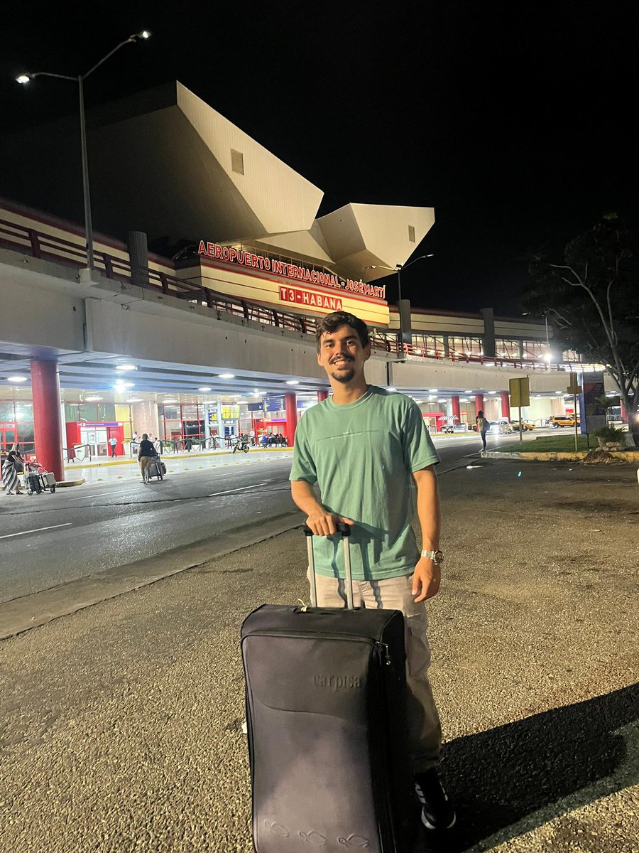 yeniseybm's tweet photo. Bagaglio di medicinali arrivato a Cuba e consegnato! Da oggi inizieranno le donazioni! 
Grazie a tutti gli amici che hanno sostenuto questa iniziativa solidale per aiutare i cubani!
Verranno pubblicate le foto delle consegne in giro!

❤️🇨🇺 https://t.co/EDTXrN4ALv