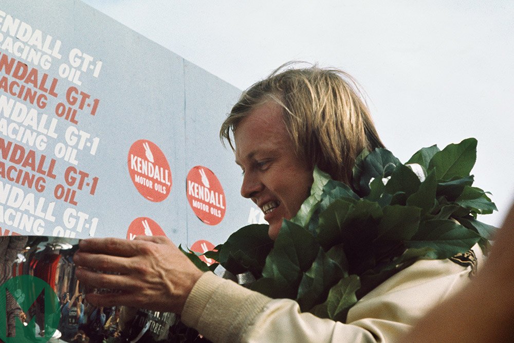 #F1 #OnThisDay, October 7th 1973. A day after the tragic death of Francois Cevert, the #USGP at <a href="/WGI/">Watkins Glen International</a> did start (without Tyrrell/WD) and was won by Ronnie Peterson (Lotus). James Hunt (March) was 2nd, Carlos Reutemann (Brabham) 3rd. youtube.com/watch?v=gTrkFG… #MsportXtra <a href="/UnracedF1/">UnracedF1</a>