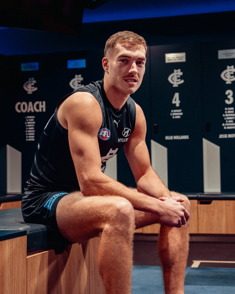 CarltonFC's tweet photo. Hungry to succeed in Navy Blue. https://t.co/kuHMXAaLPv