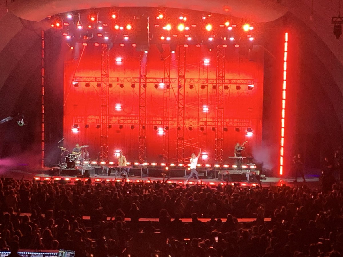 KevinTraverseYT's tweet photo. Had an Amazing FUN time at the @AJRBrothers Concert.

Can’t wait to sing about violins again.🎻 https://t.co/xyTzZm4NlZ