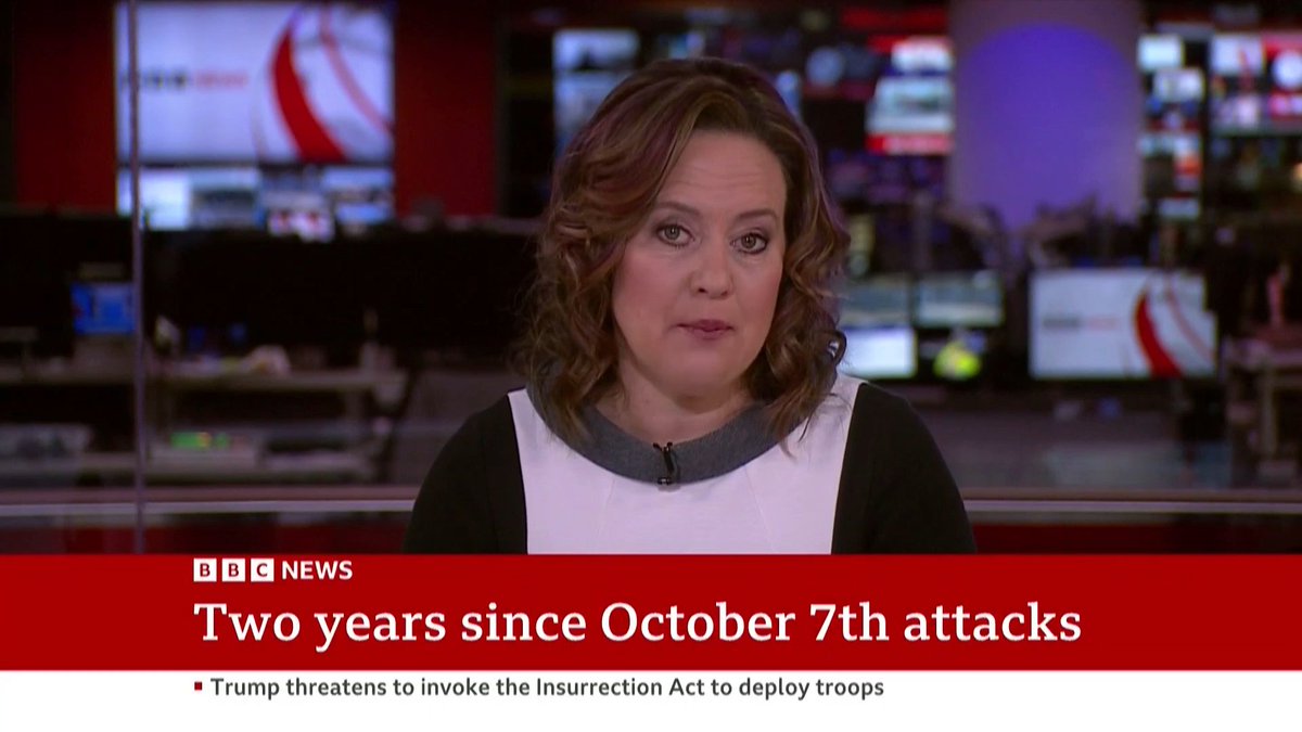 BBCNewsPRJapan's tweet image. 2023幎10æ7æ¥ã«ãã¬ã¹ããã»ã¬ã¶å°åºã®ã€ã¹ã©ã çµç¹ããã¹ãã€ã¹ã©ãšã«ãæ»æããŠããã仿¥ã§2幎ãè¿ããŸããBBCãã¥ãŒã¹ã§ã¯ããã®2幎éã®åããšãåå¹³ã«åããææ°ã®åãããå±ãããŠããŸãã
#äžæ±æ
å¢ #BBCãã¥ãŒã¹