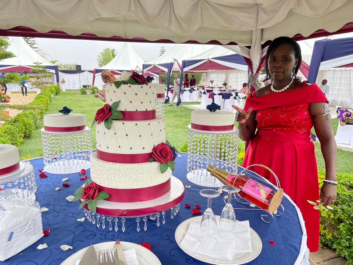 declan_lies's tweet photo. Mum and I are making cakes y’all come place your orders all kinds of cakes; Weddings, Graduations, Birthdays name all
Our insta: https://t.co/wks9SAx5XB
Our tiktok: https://t.co/lDiSljvOti
Our whatsapp catalog: https://t.co/dSumnyMTBO

I have posted everything there https://t.co/Jrp87fghP2