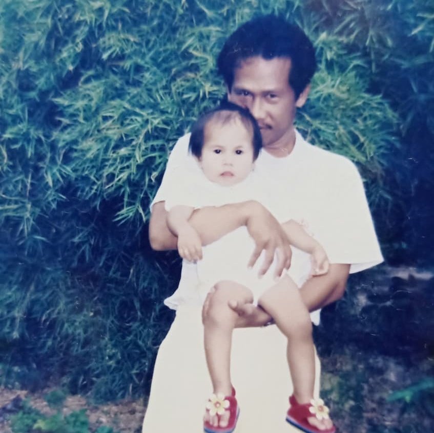 I´m gonna miss him so so so much 🥺❤️‍🩹 tpi gapapa papah udh gak sakit lagi, aku sama mamah inshaallah ikhlas. maafin aku blm bisa anter papah kerumah papah yg baru ya pah, pls jangan marah sama aku karna gak nemenin papah di hari terakhir papah, sering2 main ke mimpi aku ya pah ❤️