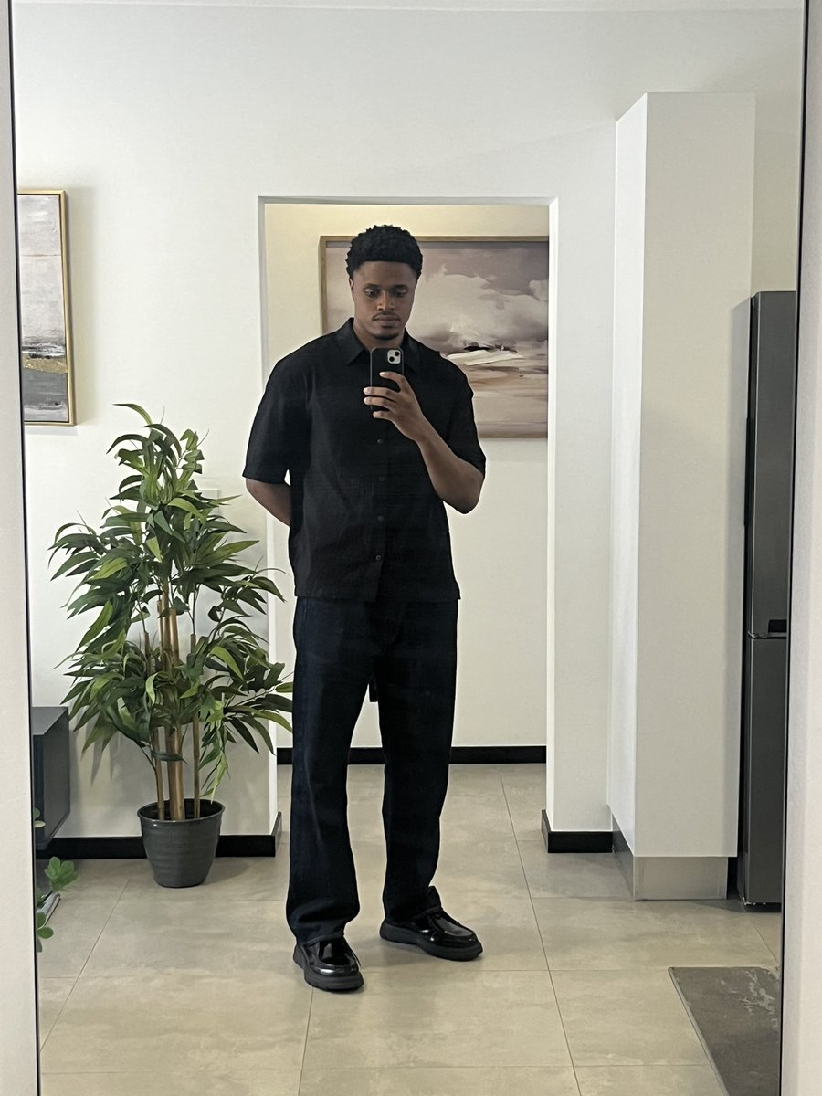 ElaKhe-Llona tweet media