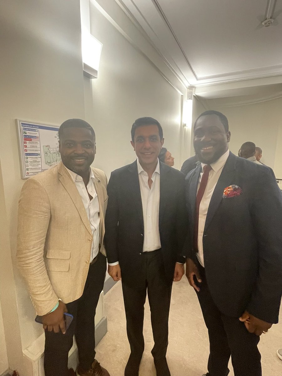 BHKabengele's tweet photo. 🌍🔥#AfricaDay2025🌍🔥
@french_african à @sciencespo
🙏🏾 Un moment fort entant qu’ancien du #CSCardinalMalula d’échanger avec @TataCardinal Archevêque #Kinshasa #SECAM
💼Discussion stimulantes #MustafaRawji @Rawbank_sa
🧠Des réflexions précieuses @lokiboto
#Leadership #Afropéen https://t.co/8tSKUjrDZT