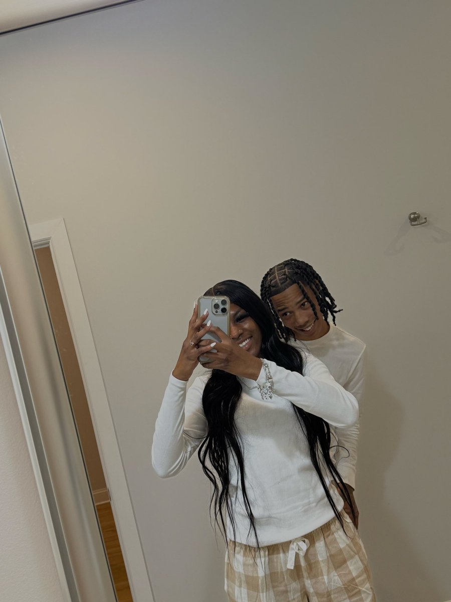 carriebandz_'s tweet image. 🍂🎃 #couples #fall #matchingpjs 🍁🍂