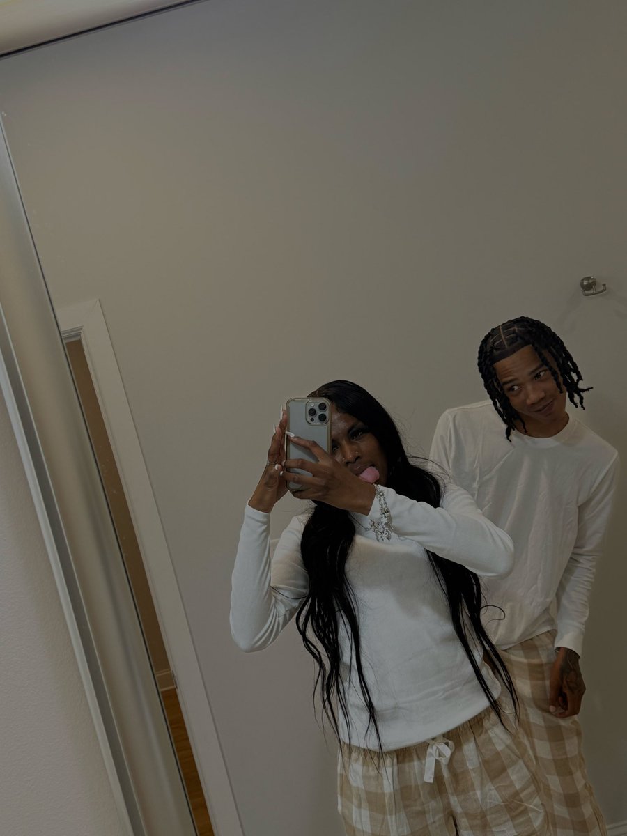 carriebandz_'s tweet image. 🍂🎃 #couples #fall #matchingpjs 🍁🍂