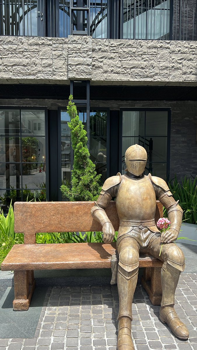 خوذة tweet media