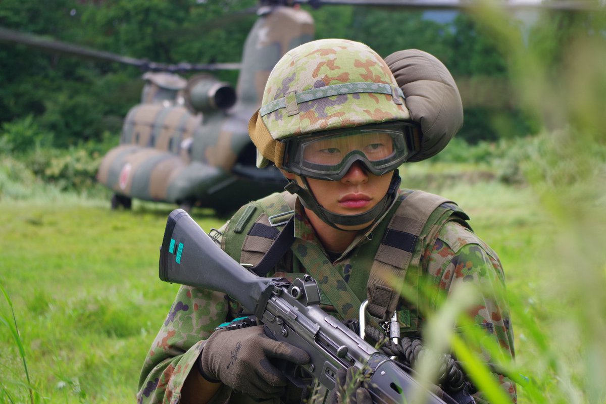 第13普通科連隊 は空中機動訓練を行いました。 空中機動訓練といって