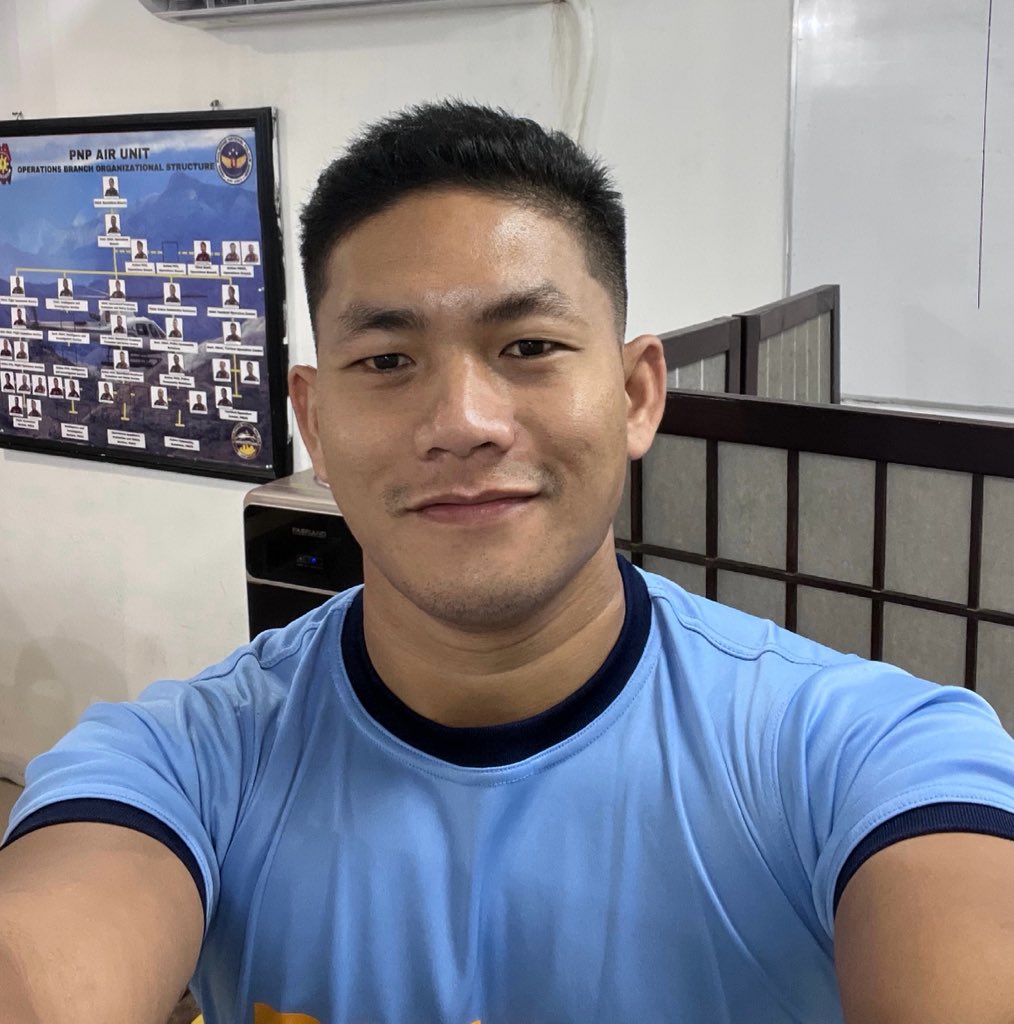 caffeinatedsgt's tweet photo. Hello. Athletic Tuesday! https://t.co/iDaCGgEVAl