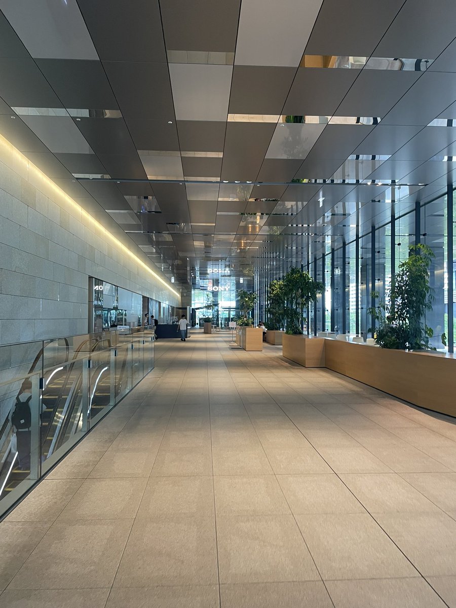 9月末で長野大学を退職し、10月から横浜で個人デザイン事務所「MK Design」にて活動開始しました。
先ずは、よこはまみなとみらいへ、