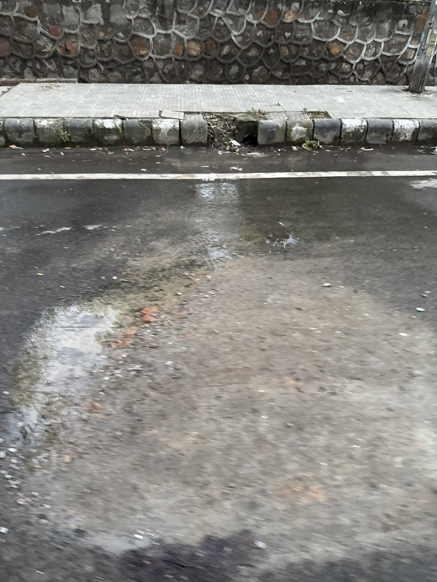 RahulMo38020289's tweet photo. Cmplnt made 2 CM/DJB via Email 4 water leakage on 31.07.25 at Mayur Vihar police station road Ph-1, bt 2day w/o removing leakage road made. Suspend officials. @gupta_rekha @DelhiJalBoard @pwddelhi @PMOIndia https://t.co/1wK6NS4yQb