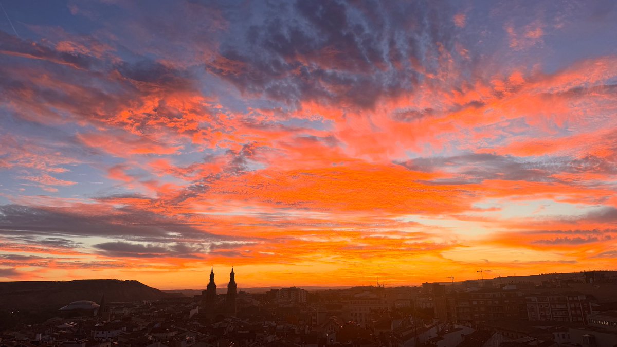 Kabemayor1's tweet image. #amanecer #logroño