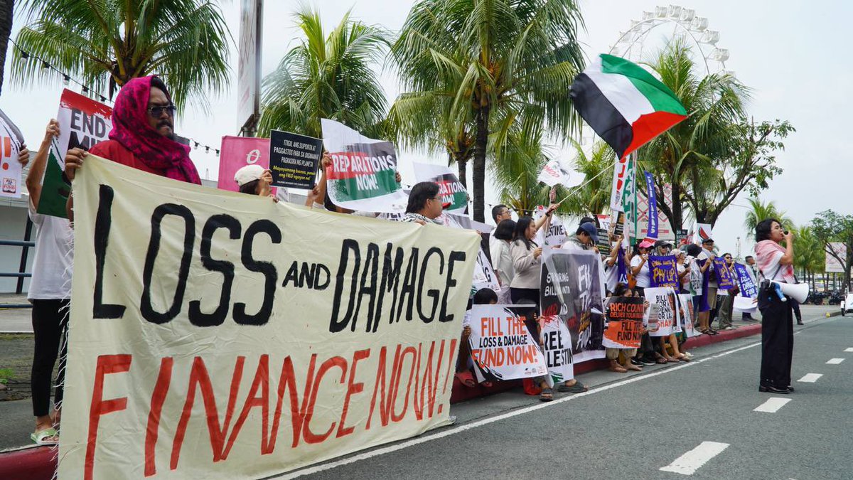 AsianPeoplesMvt's tweet photo. 🚨HAPPENING NOW: Climate activists from around the world gather in Manila for @FRLossandDamage's board meeting, demanding that rich countries #FillTheFund and stop funding genocide. 🇵🇸

#PayUp https://t.co/e2Q9mJkCOM