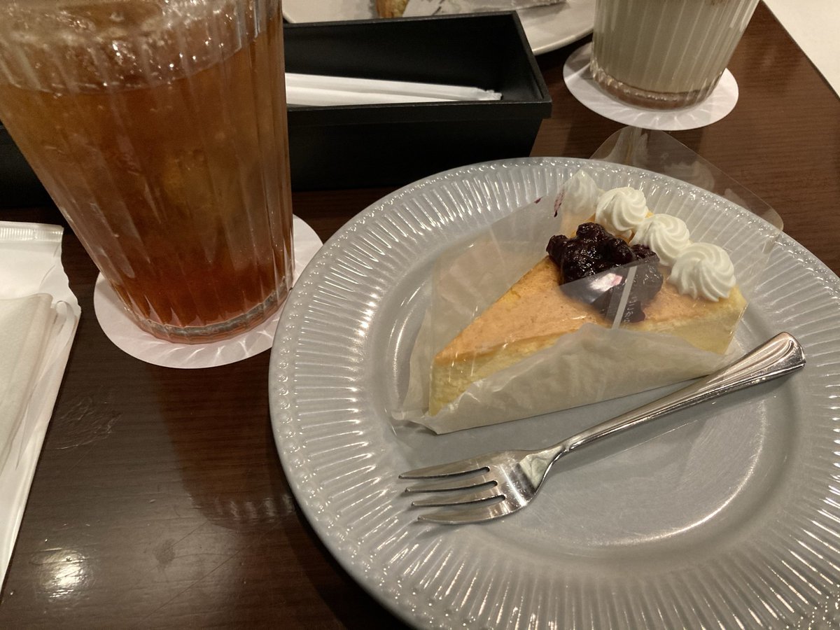 こういう時は甘いものでも載せて心を落ち着かせよう