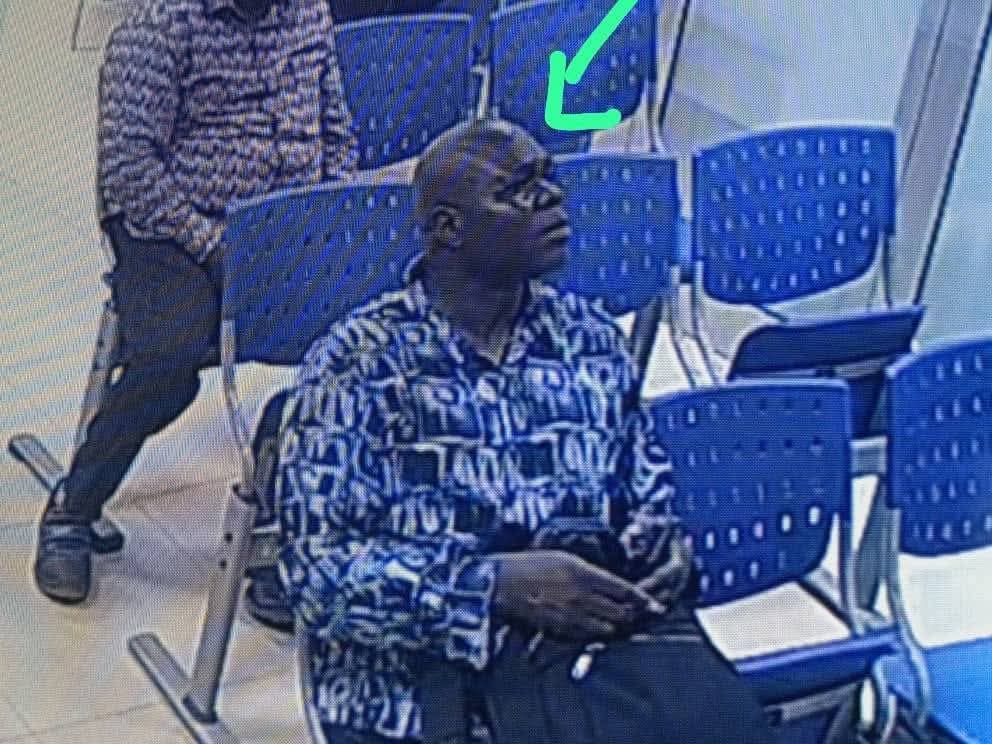 🔴 Ouagadougou : Avis de recherche lancé contre des braqueurs armés à moto

La Police Nationale lance un avis de recherche contre des individus armés, auteurs de plusieurs vols à main armée et actes de grand banditisme dans la capitale.

burkina24.com/2025/10/06/oua….