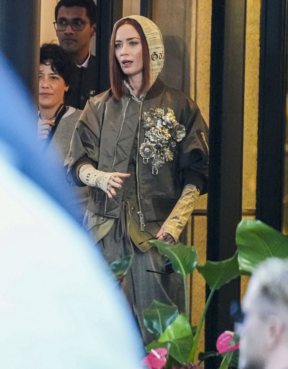 fashion in 2006               fashion in 2025