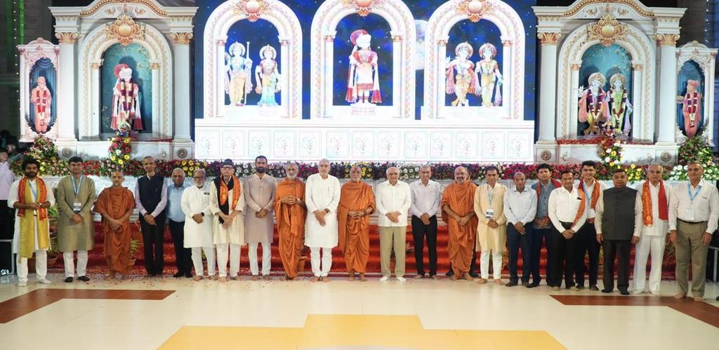 MLAJagdish's tweet image. અમદાવાદના એસ.જી હાઈવે  ખાતે આવેલ SGVP  સંસ્થાન દ્વારા આયોજિત શરદોત્સવ કાર્યક્રમમાં રાજ્યના મુખ્યમંત્રી શ્રી ભૂપેન્દ્રભાઈ પટેલ સાથે ઉપસ્થિત રહેવાનું થયું.

સંતોના આશીર્વાદથી આપણા સૌના જીવનમાં સુખ, શાંતિ અને સમૃદ્ધિ આવે તે જ અભ્યર્થના.