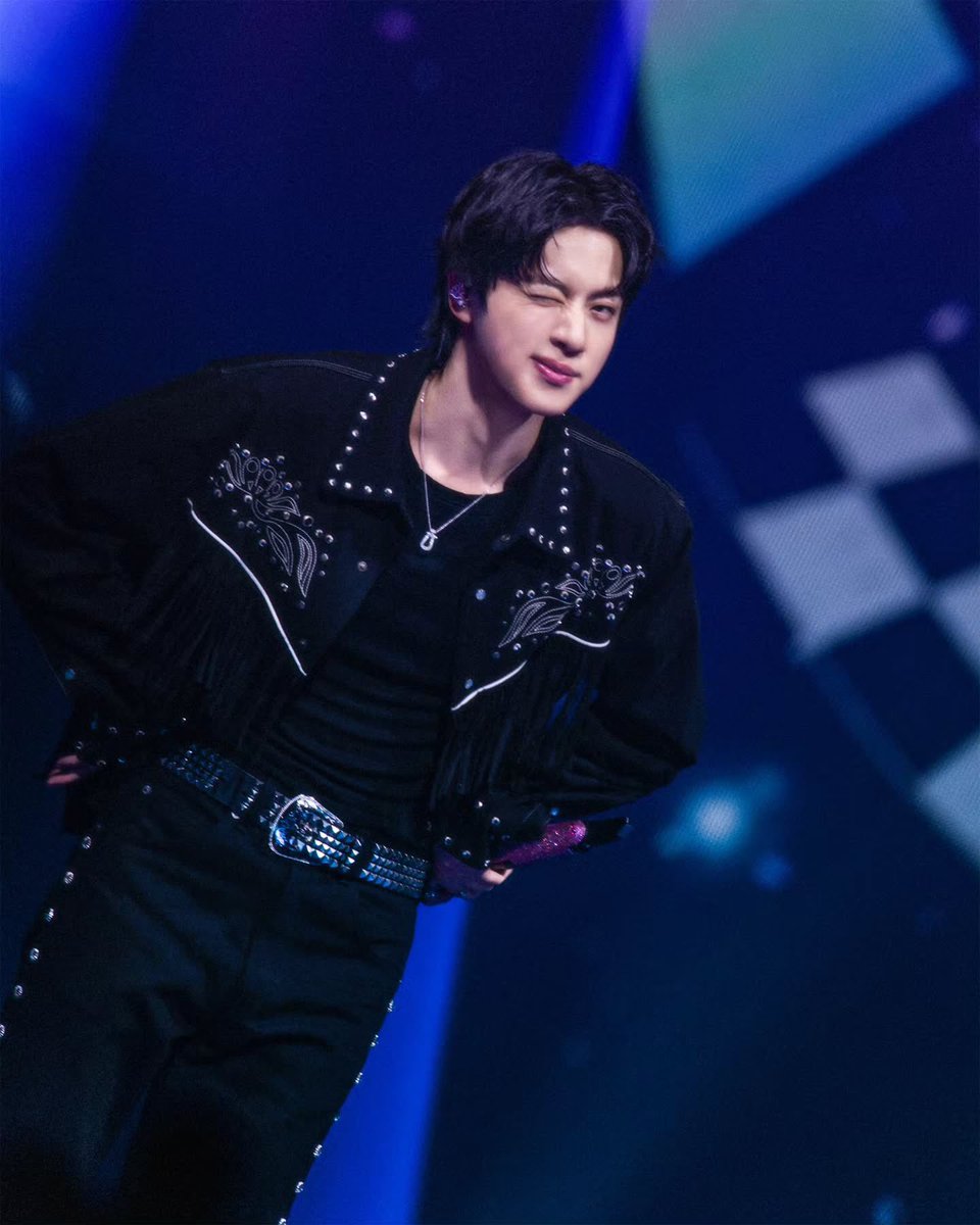 jininilicious's tweet photo. can we please talk about the jin wink™ and how it's the most adorable thing in the world? https://t.co/uETltTpoig