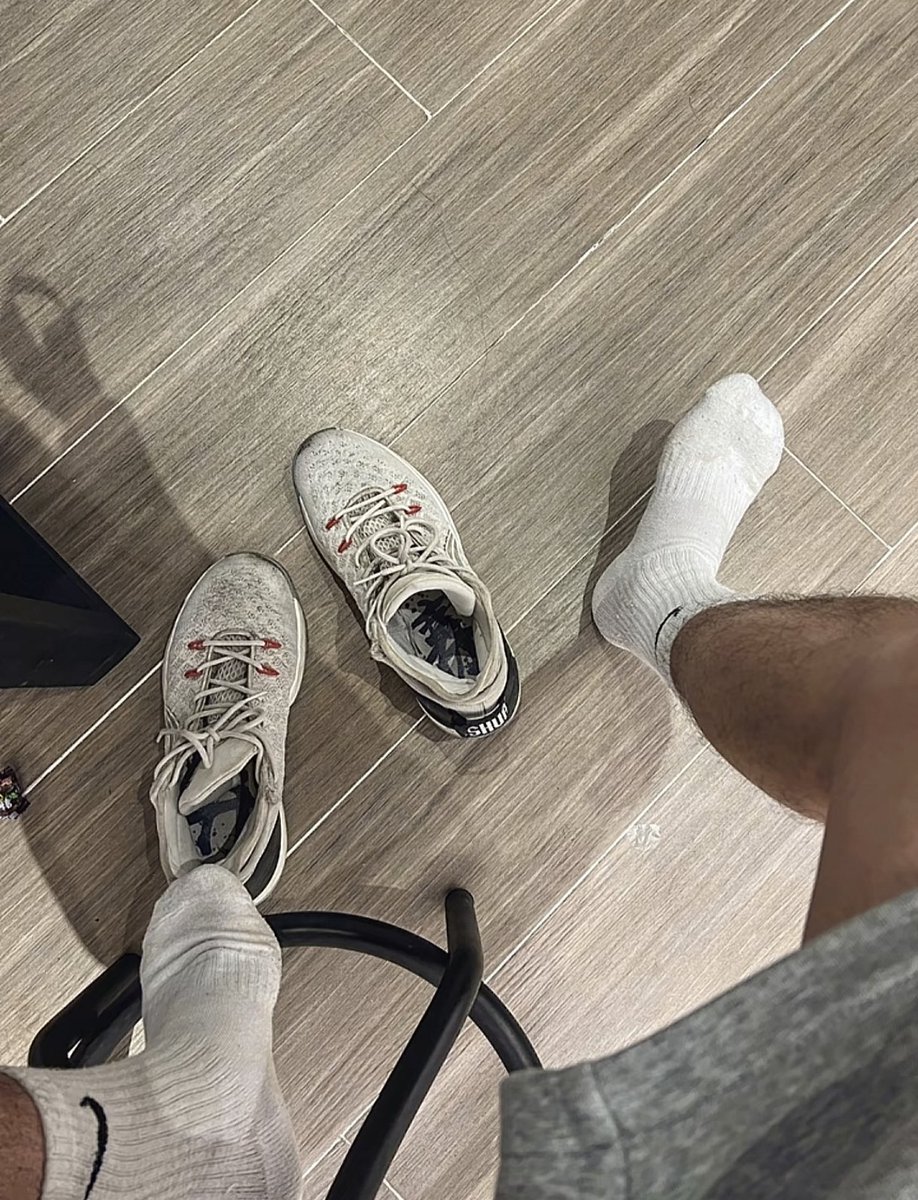 傻逼们他妈的跪到老子脚底！刷鞋底！翻着白眼刷干净！天生贱货！烂逼贱G蛆！G蛆！