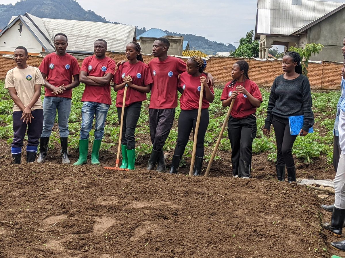 RwandaCSSA's tweet image. Empowering both young women and men in Crop Production drives innovation, productivity, and sustainability.

When all voices are heard, agriculture grows stronger for ensuring food security and inclusive rural development. 
#WeForChange #WeAreAgriPeak @Agronomme_ @JoelOptimist1