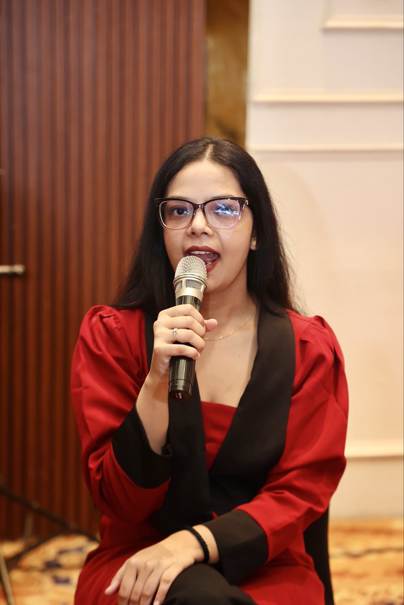 Akanksha_as17's tweet image. Grateful to have shared the stage at @INBMOfficial with @vedangvatsa, @vikramrsingh , @idkshabnam and @lalithkrishnanh discussing “Building a Web3 Career: Education, Employment &amp;amp; the Creator Economy.”

I highlighted why personal brands are career accelerators in Web3:
&amp;gt; They…