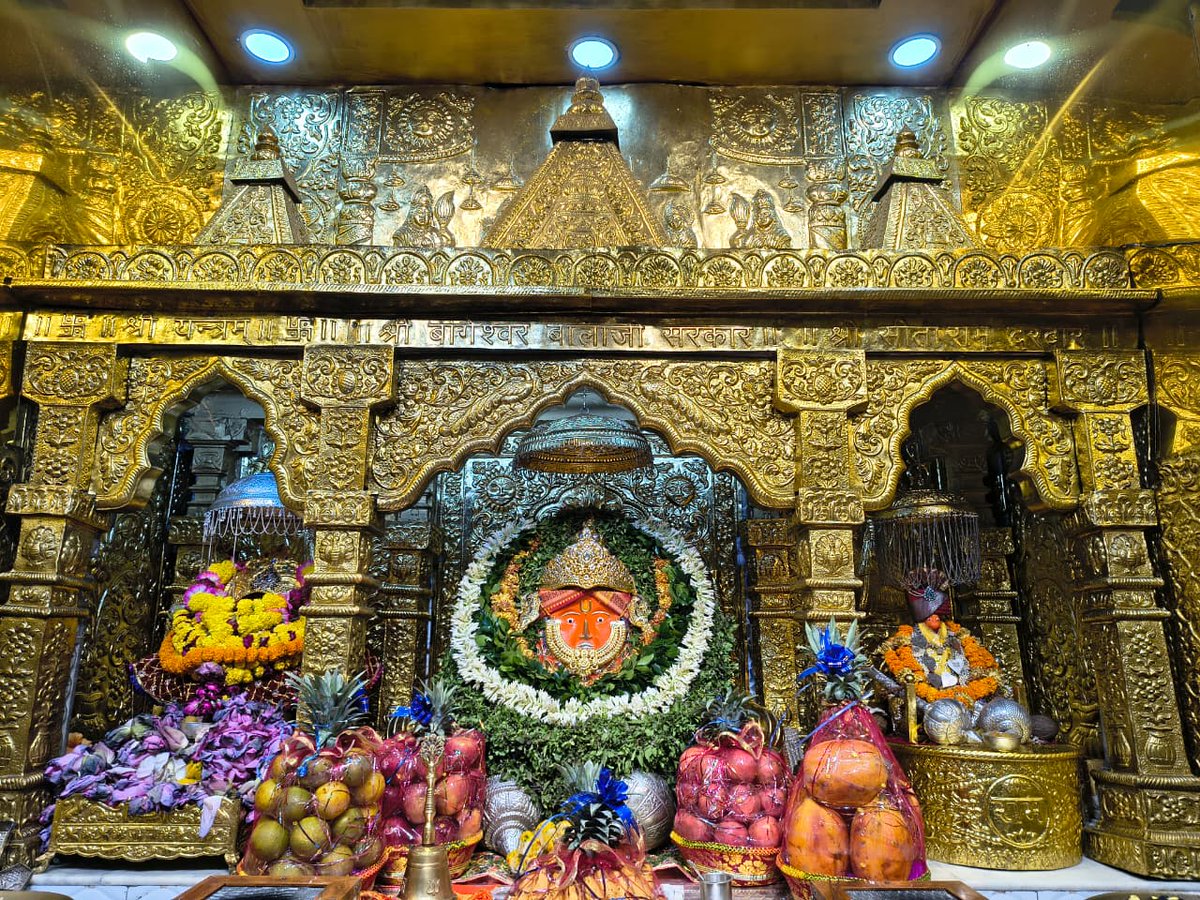 bageshwardham's tweet image. दिव्य दर्शन श्री बाला जी सरकार श्री बागेश्वर धाम सरकार ग्राम गढ़ा (मध्यप्रदेश) 07-10-2025 #bageshwardham #bageshwardhamsarkar #divyadarshan #balaji