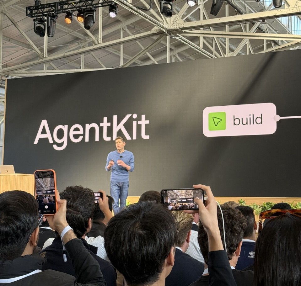scienstech's tweet image. OpenAI just launched AgentKit! Build, deploy & optimize AI agents faster than ever 🤖💡
From visual workflows to chat integrations, scale your AI with ease!
#OpenAI #AgentKit #AI #Automation