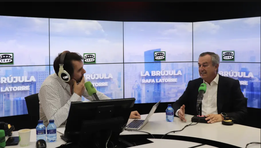 César González-Bueno, CEO de <a href="/BancoSabadell/">Banco Sabadell</a>, en <a href="/BrujulaOndaCero/">La Brújula</a>: "Lanzar una segunda OPA al Sabadell puede implicar un desembolso de efectivo de hasta 12 mil millones al BBVA"
Tienes la entrevista completa disponible aquí:
🎧ow.ly/cm5550X7xO5
#SomosSabadell