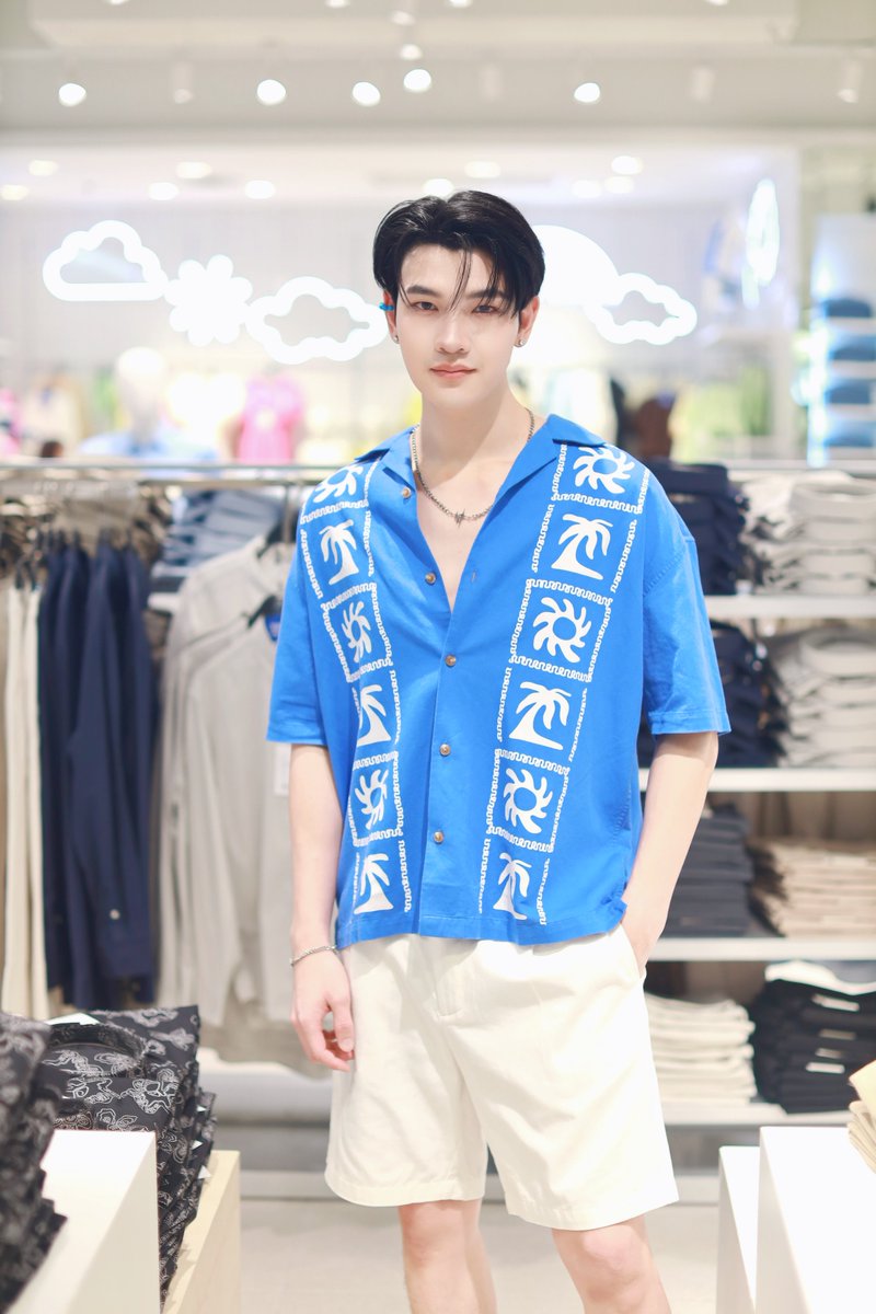 Ch7HD's tweet photo. ใกล้หยุดยาว ใครกำลังมองหาเสื้อผ้าเที่ยวริมทะเล 🏝️
พร้อมคุมโทนให้เรียบ แต่เสน่ห์ให้เกินร้อย 😎 กับ #ชายสมชาย
📍🎬รับชมคลิปเต็ม Vlog Fashion Outfit Of The Week ใน Look Summer Beach 👇🏻
🔗https://t.co/1NxL4vHB5v
🔗https://t.co/h29nyvysa1
🔗https://t.co/IZTYwI0DBY
#AIIZ
#VLOGFASHION
#TSMManagement
#Ch7HD