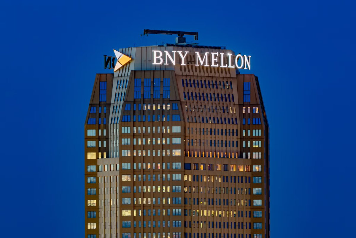 CryptoNewsHntrs's tweet image. 💥 BREAKING 💥
BNY MELLON, THE WORLD&apos;S LARGEST CUSTODIAN BANK, IS EXPLORING TOKENIZED DEPOSITS AND BLOCKCHAIN-BASED PAYMENTS.
🚀 THE FUTURE OF FINANCE IS HERE!

#BNYMellon #Blockchain #TokenizedDeposits #FintechRevolution