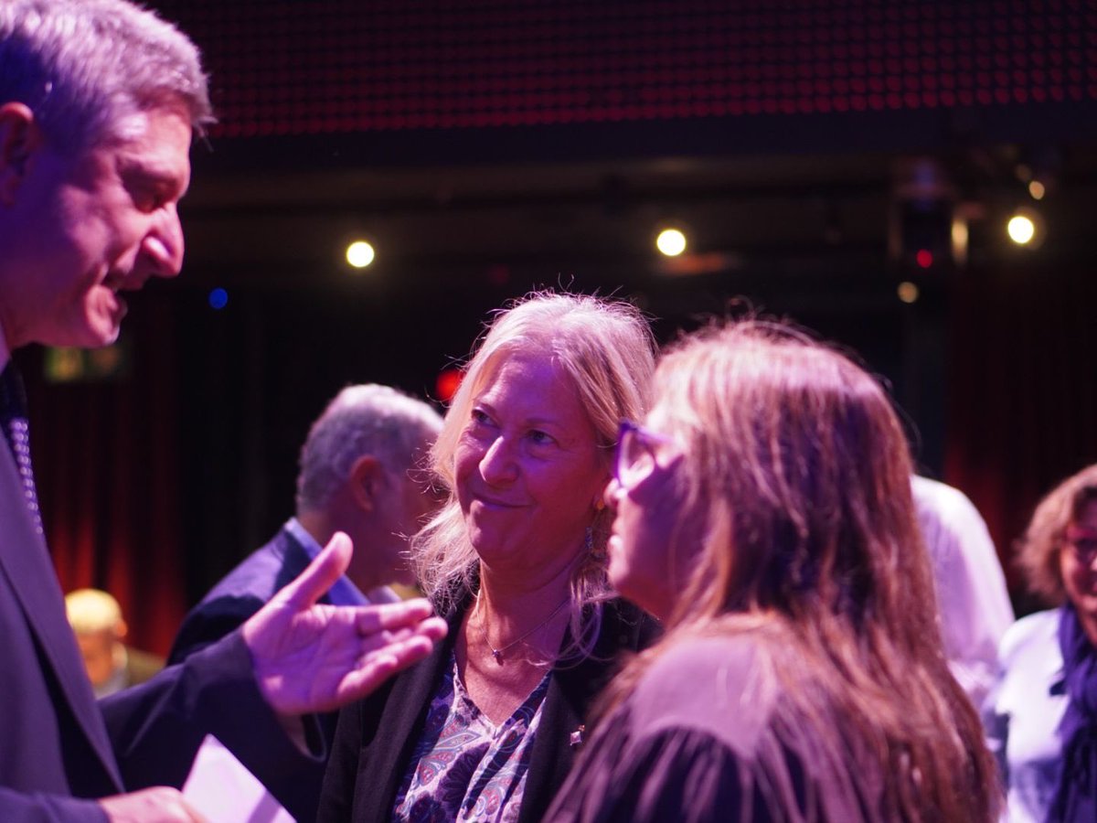 jmartigalbis's tweet photo. Avui a l’històric “El Molino” l’equip de @Junts_BCN hem acompanyat els promotors @eixosbcn de la nova entitat “Barcelona Restauració” en la seva presentació pública. 
Promoció, qualitat, proximitat i formació, per contribuir a fer de la restauració de BCN la millor del món. https://t.co/3EiJoY9Aq8