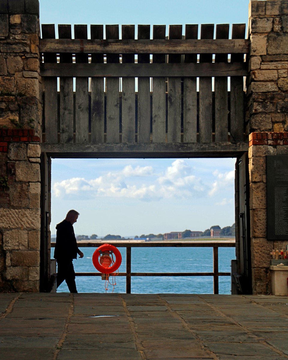 Whatadapperchap's tweet image. Back home from another photo walk. It's another nice autumn day.
📷 Old Portsmouth