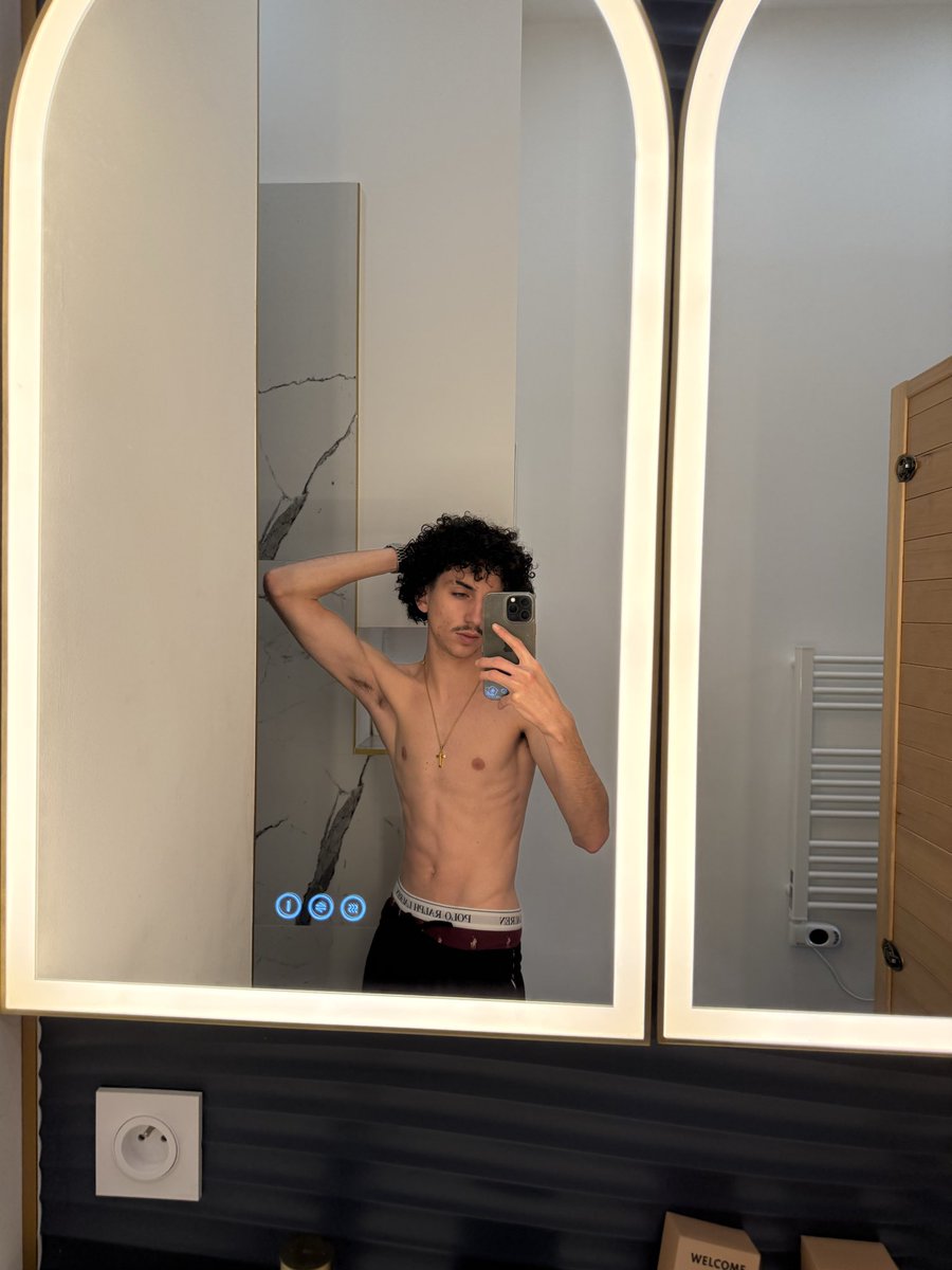 Fait sur moi 👀 : 

J’ai 18 je vien de Lyon 📍
Je suis électricien 
J’adore les moment chill 😁
Cœur brisé 💔 
Cœur à reprendre ❤️
Origine : Italien 🇮🇹
Et toi ?