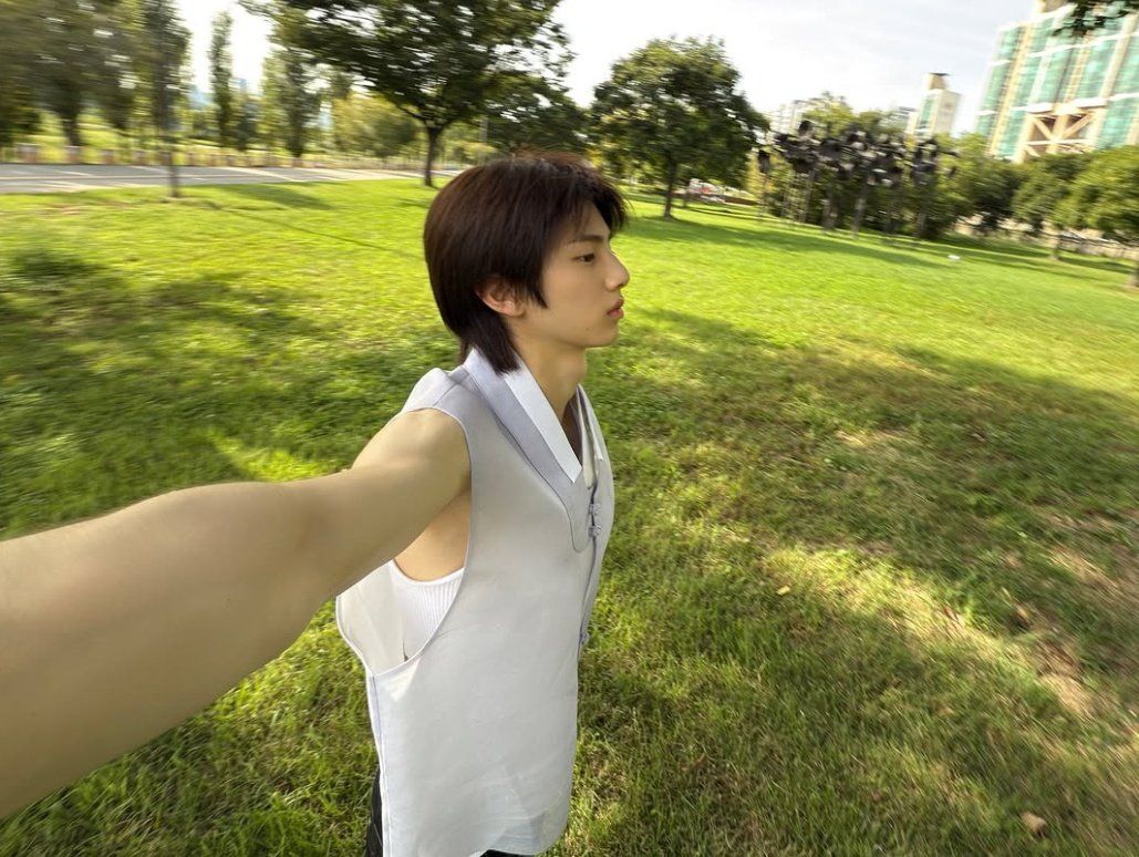 kimjuhoonpics's tweet image. 🌱