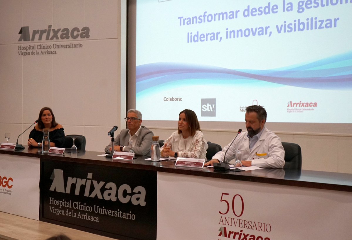 AreaUnoArrixaca's tweet image. 👥La Arrixaca acoge la reunión de @SEDISA_NET abordando el empleo de la IA en la dirección🤖, el papel de las Direcciones de Gestión, y las distintas fuentes de motivación y necesidades de liderazgo. @Murciasalud