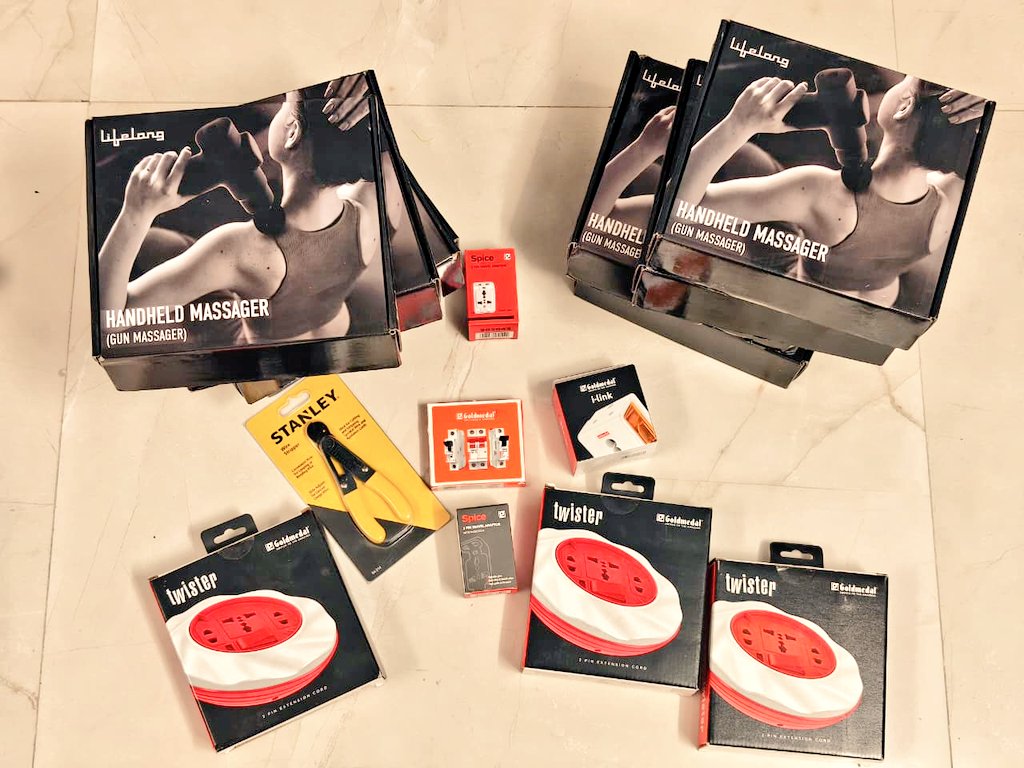 Dhananjay_Tech's tweet image. Diwali gifting ✅
Electronics shopping ✅
Heavy discounts ✅

Blinkit had or still has some items at very heavy discounts. Extension board for just 99 &amp;amp; massager for 599 😁