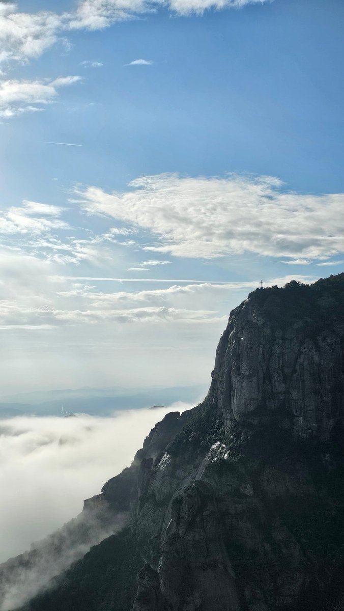 cryptomania00's tweet image. Snaps from Montserrat &amp;amp; Girona booked on @travalacom 🧳

The 2x $100 tours were FREE with the Diamond membership by @AVAFoundation 💎

That's courtesy of the quarterly Ambassador Bonus, with ~$250 credits to spend however you like.

The cherry on top? 10% back in MORE credits ✈️