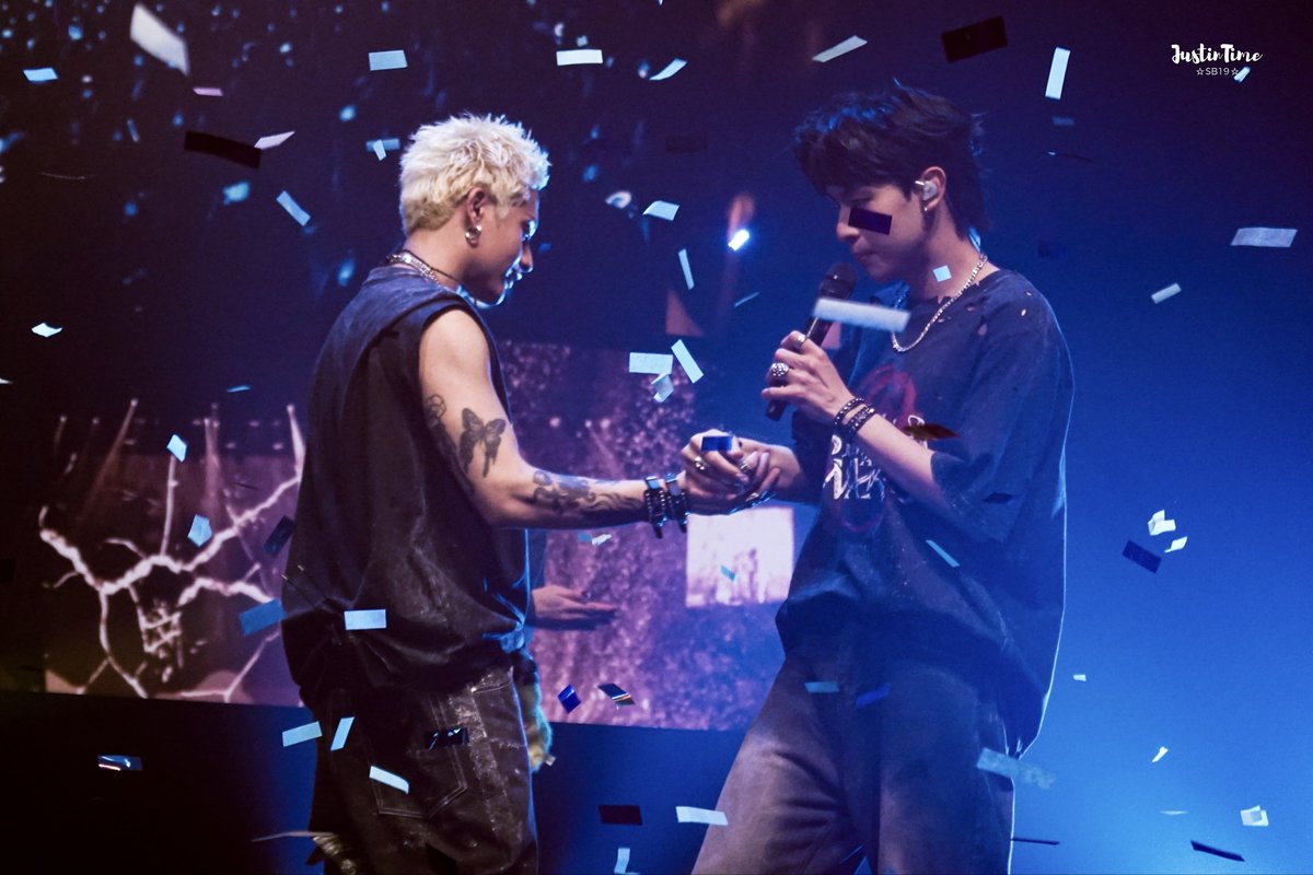 JustinTime_98's tweet photo. 250914 SB19 Simula at Wakas World Tour Concert in Hongkong Day 1

Na para bang... ￼

HAPPY #KENTIN DAY
#SaWWorldTourHongKong https://t.co/AMDtFqVtGe